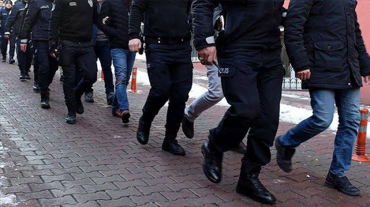 FETÖ'nün MEB Yapılanmasına Operasyonda 10 Tutuklama