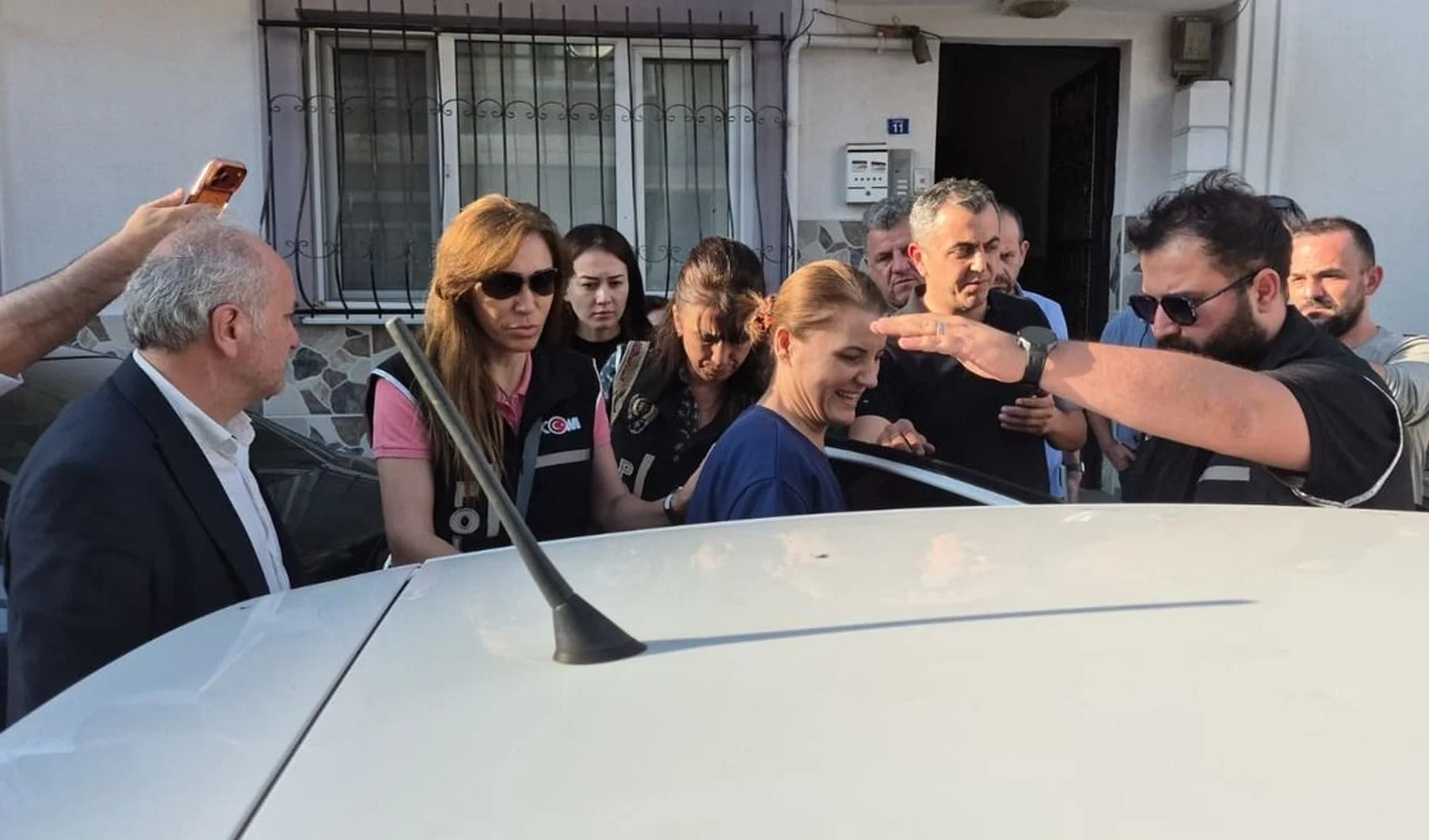 İzmit Belediyesi'ne Operasyon: Başkan Gözaltında