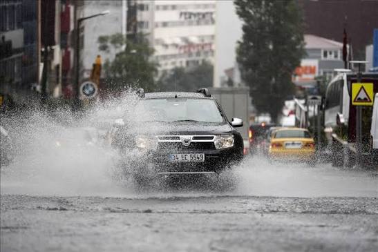 AKOM Uyardı: İstanbul'da Sıcaklık 8 Derece Birden Düşecek